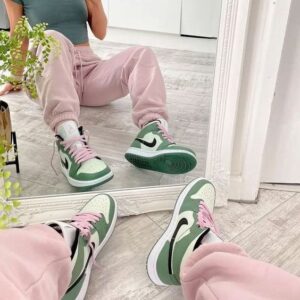 AIR JORDAN 1 MID